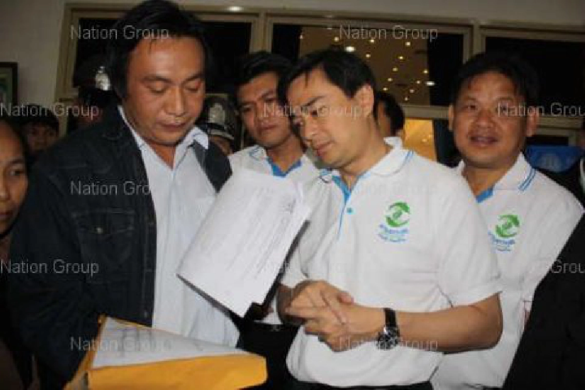 "มาร์ค"ลั่นปีหน้าแก้มาบตาพุดเต็มร้อย "มาร์ค"ลั่นปีหน้าแก้มาบตาพุดเต็มร้อย