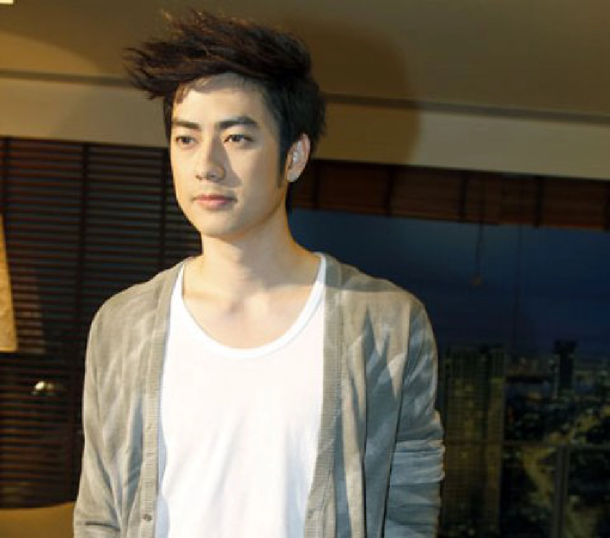 เม้าท์นอกจอ (เสาร์ที่ 27 พฤศจิกายน 2553) เม้าท์นอกจอ (เสาร์ที่ 27 พฤศจิกายน 2553)
