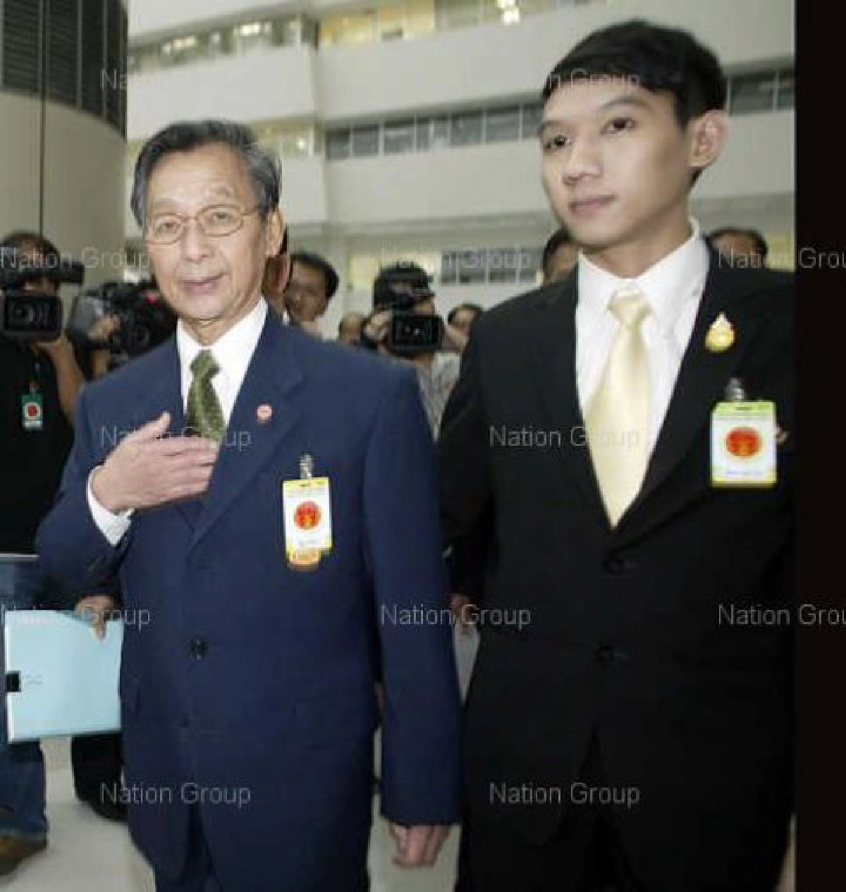 ลีลามีดโกน"ชวน"ยังคมกริบกรีดยับ ดีเอสไอ-กกต.-พท. ลีลามีดโกน"ชวน"ยังคมกริบกรีดยับ ดีเอสไอ-กกต.-พท.