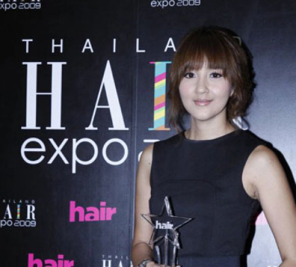 เม้าท์นอกจอ (พฤหัสบดีที่ 2 ธันวาคม 2553)
เม้าท์นอกจอ (พฤหัสบดีที่ 2 ธันวาคม 2553)