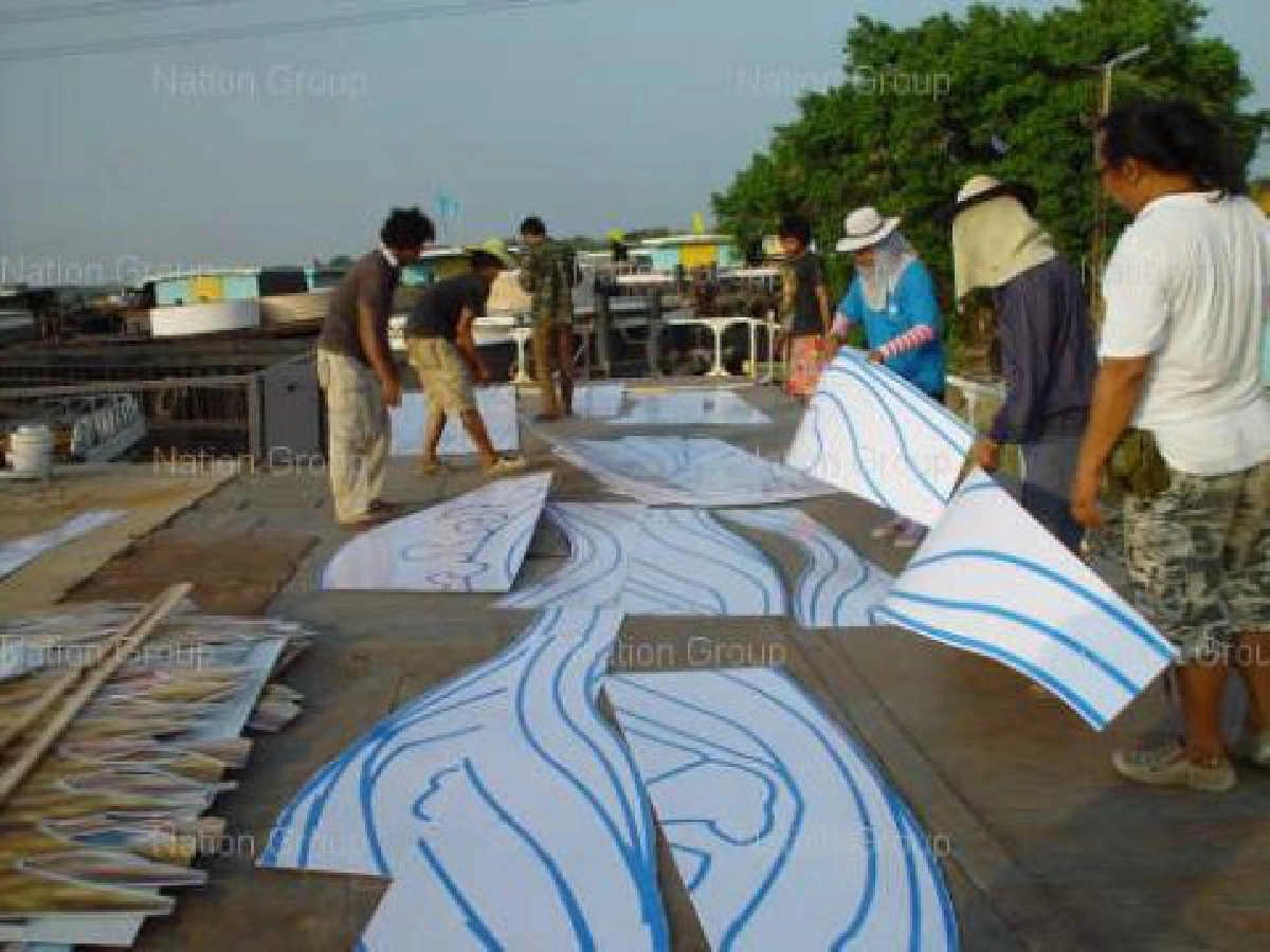 ขบวนเรือเฉลิมพระเกียรติเร่งตกแต่ง ขบวนเรือเฉลิมพระเกียรติเร่งตกแต่ง
