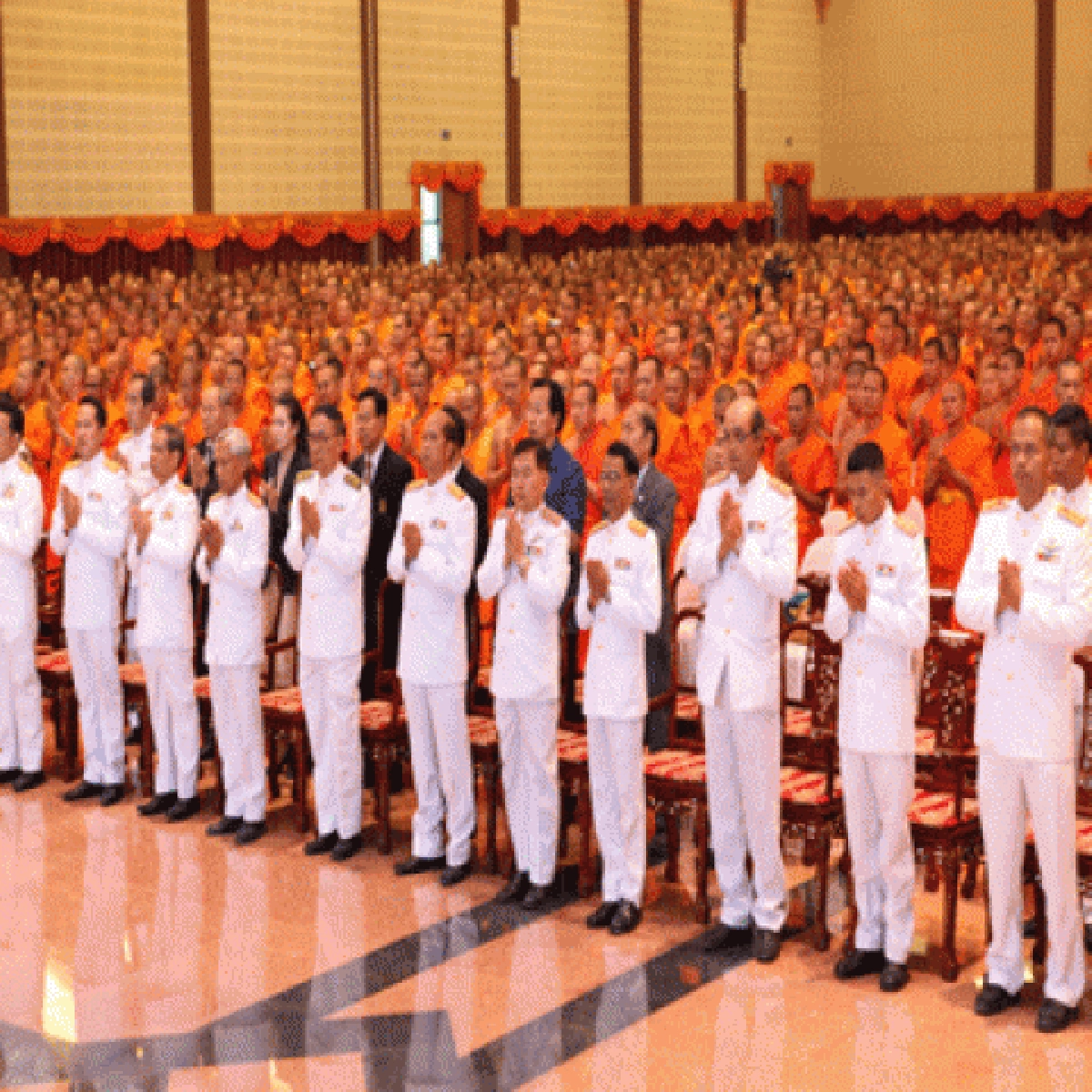 พระมจร.นับหมื่นเจริญพระพุทธมนต์เฉลิมพระเกียรติ