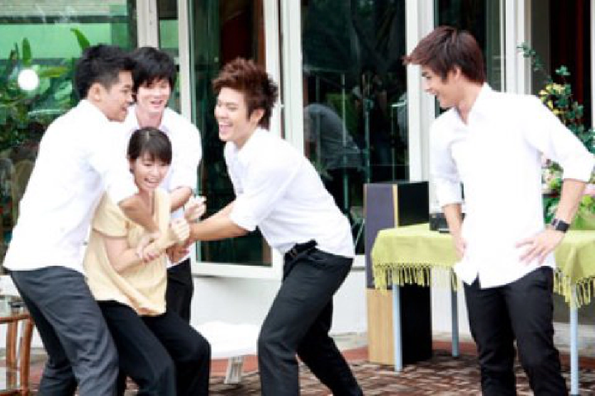 โอ๊ต โกรธจนฟิวขาด
ตบ เขต ตกสระ
โอ๊ต โกรธจนฟิวขาด
ตบ เขต ตกสระ
