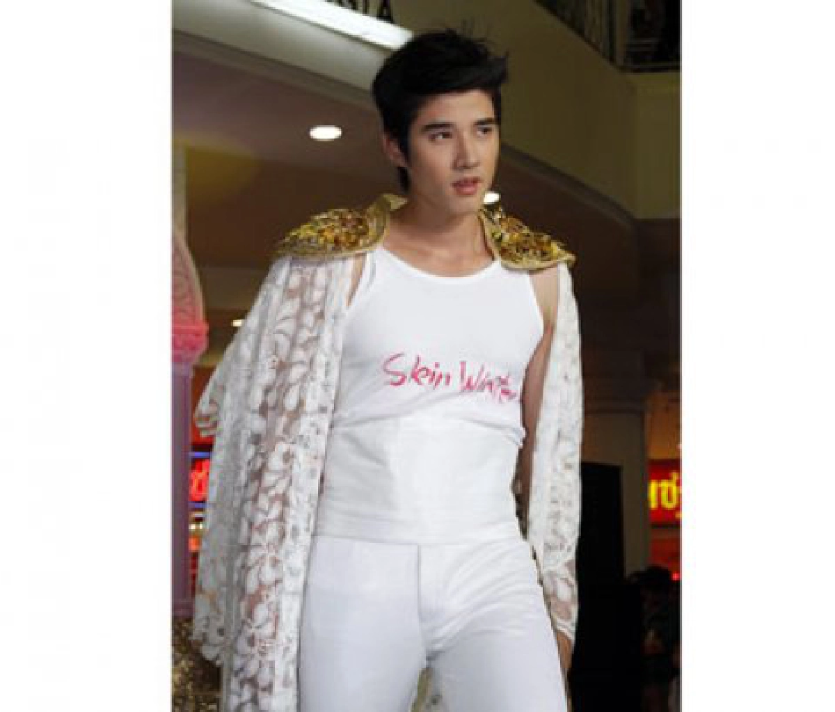 แถวนี้ใครหย่าย...ย