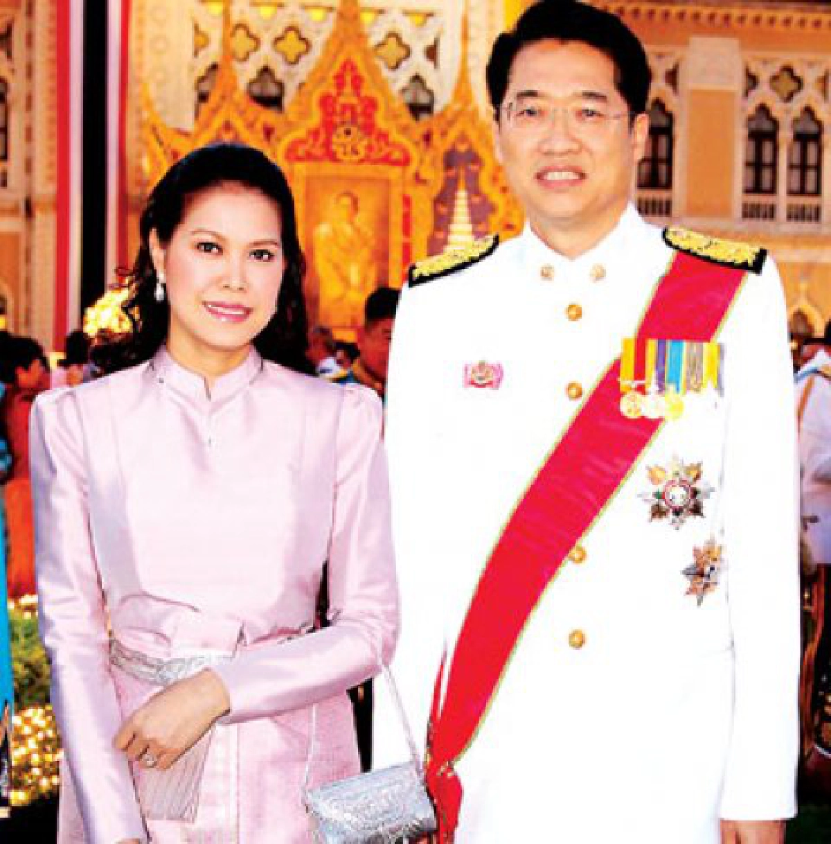 เฉลิมพระเกียรติยิ่งใหญ่ถวายในหลวง เฉลิมพระเกียรติยิ่งใหญ่ถวายในหลวง