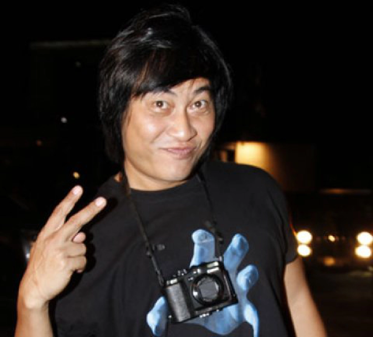 เม้าท์นอกจอ (ศุกร์ที่ 10 ธันวาคม 2553)
เม้าท์นอกจอ (ศุกร์ที่ 10 ธันวาคม 2553)