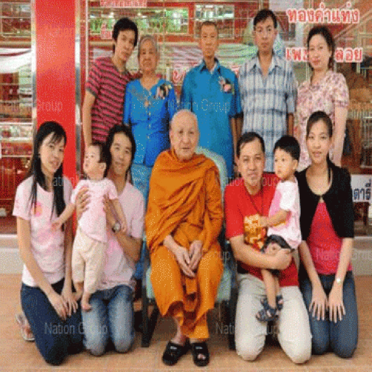 คมเลนส์ส่องพระวันอาทิตย์ที่12ธ.ค.53