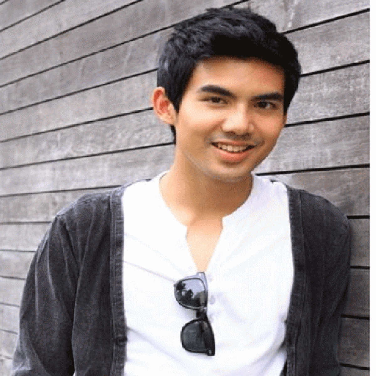 ยิ้มรับพระเอกร้อยล้าน"เต๋อ"ยันไม่ยึดติด ยิ้มรับพระเอกร้อยล้าน"เต๋อ"ยันไม่ยึดติด