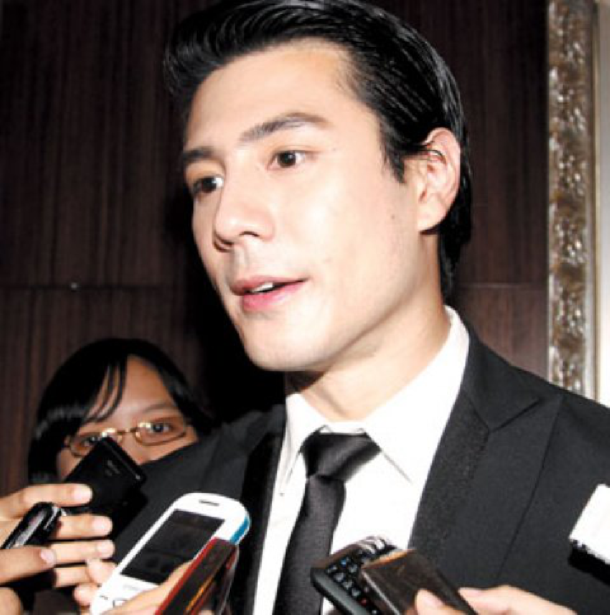 สลัดภาพเล่นละครเวที'โดม'เมินเสียงติงเล่นแข็ง สลัดภาพเล่นละครเวที'โดม'เมินเสียงติงเล่นแข็ง