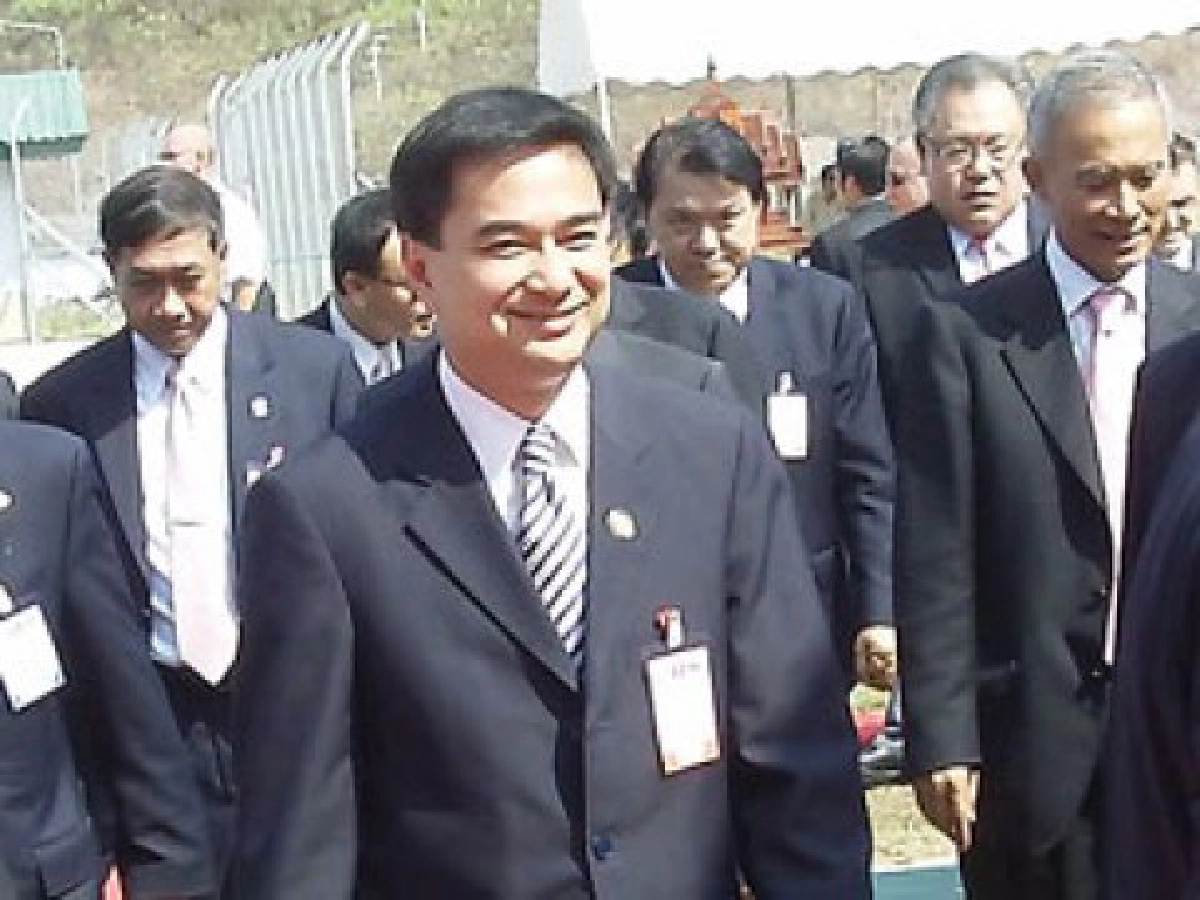 ไทย-ลาวสานความสัมพันธ์60ปีการทูต ไทย-ลาวสานความสัมพันธ์60ปีการทูต