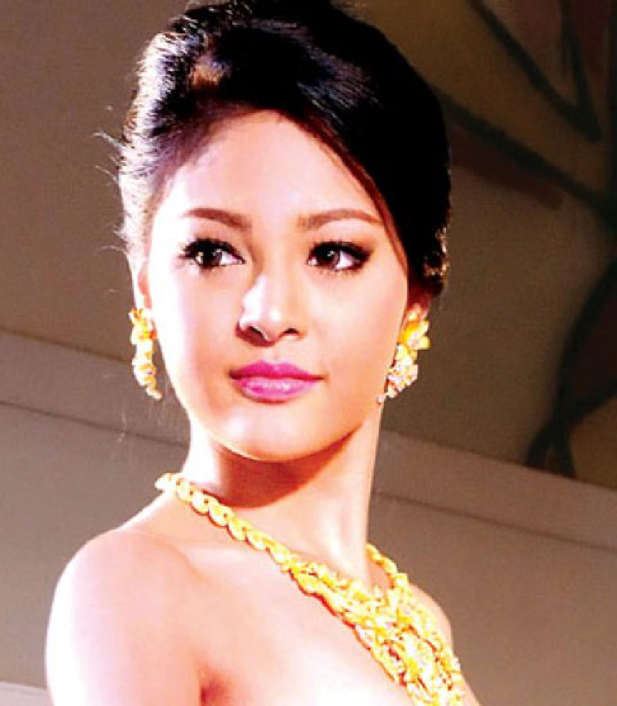 กอดรัดฟัดเหวี่ยงกันที่สิงคโปร์วีแถบังเอิญเจอ"ปุ๊กลุก กอดรัดฟัดเหวี่ยงกันที่สิงคโปร์วีแถบังเอิญเจอ"ปุ๊กลุก