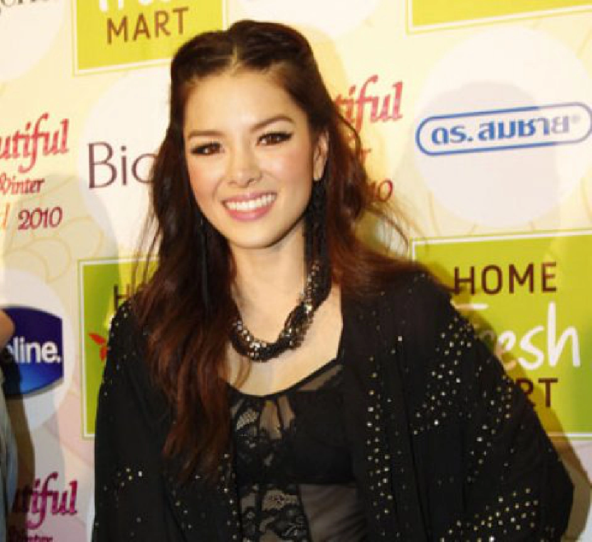 เม้าท์นอกจอ (เสาร์ที่ 25 ธันวาคม 2553)
เม้าท์นอกจอ (เสาร์ที่ 25 ธันวาคม 2553)