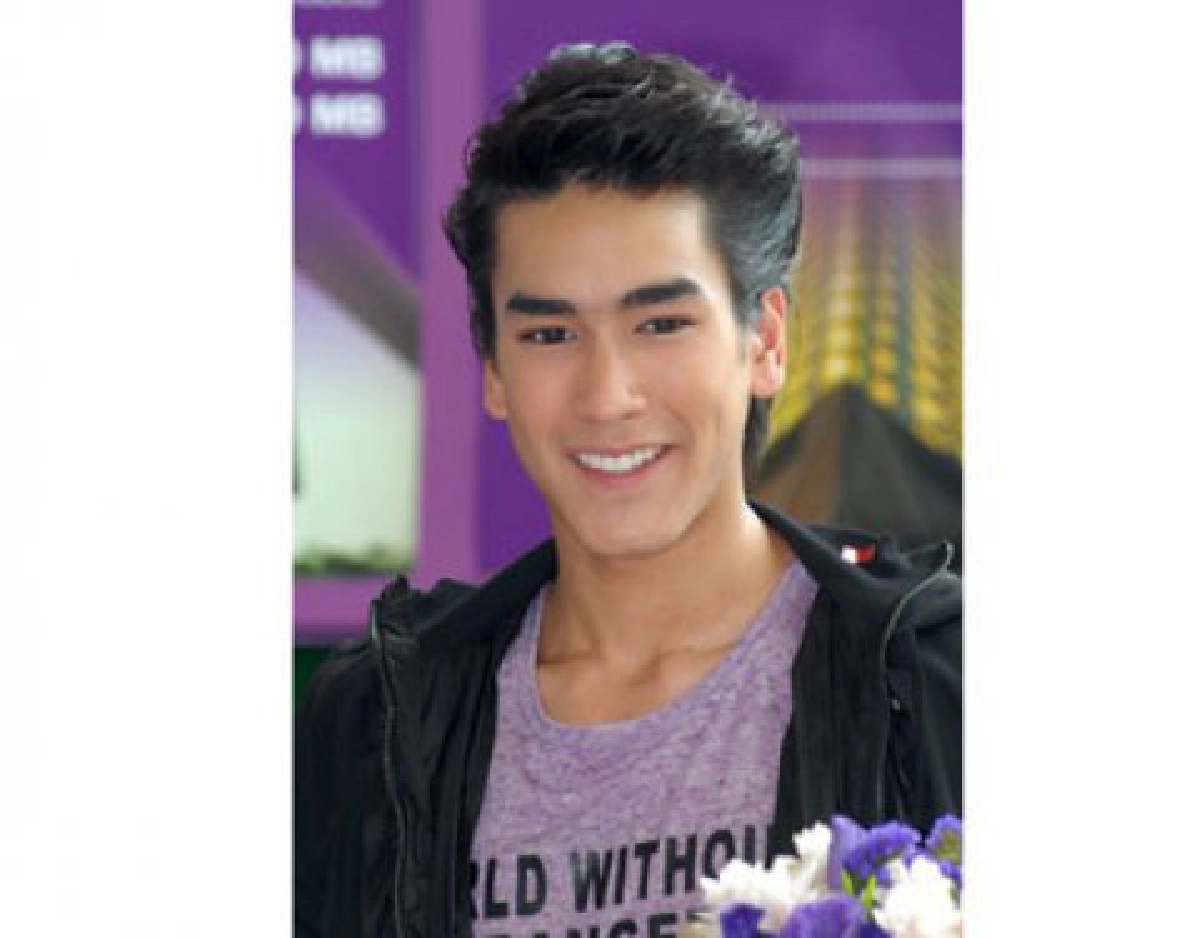 ศึกชิงดาราช่อง3ระอุ
"แหม่ม" โต้แย่ง "ณเดชน์-ญาญ่า"
ศึกชิงดาราช่อง3ระอุ
"แหม่ม" โต้แย่ง "ณเดชน์-ญาญ่า"