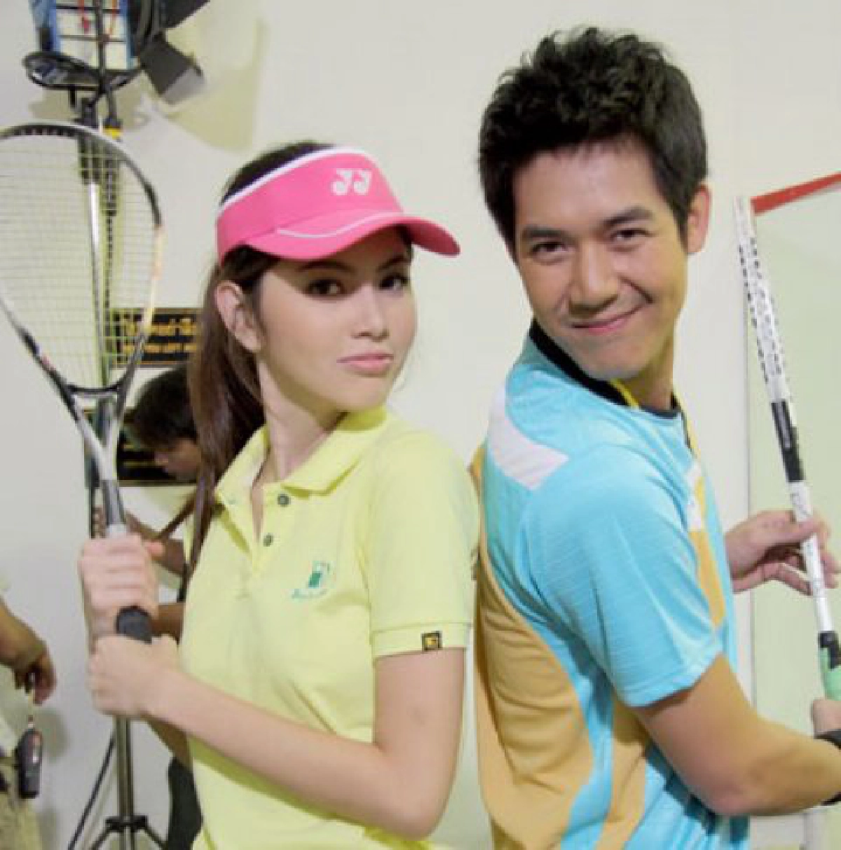 "ใหม่"ประคองหน้าเวียร์
บรรจงเป่าหน้าผากให้หายเจ็บ "ใหม่"ประคองหน้าเวียร์
บรรจงเป่าหน้าผากให้หายเจ็บ