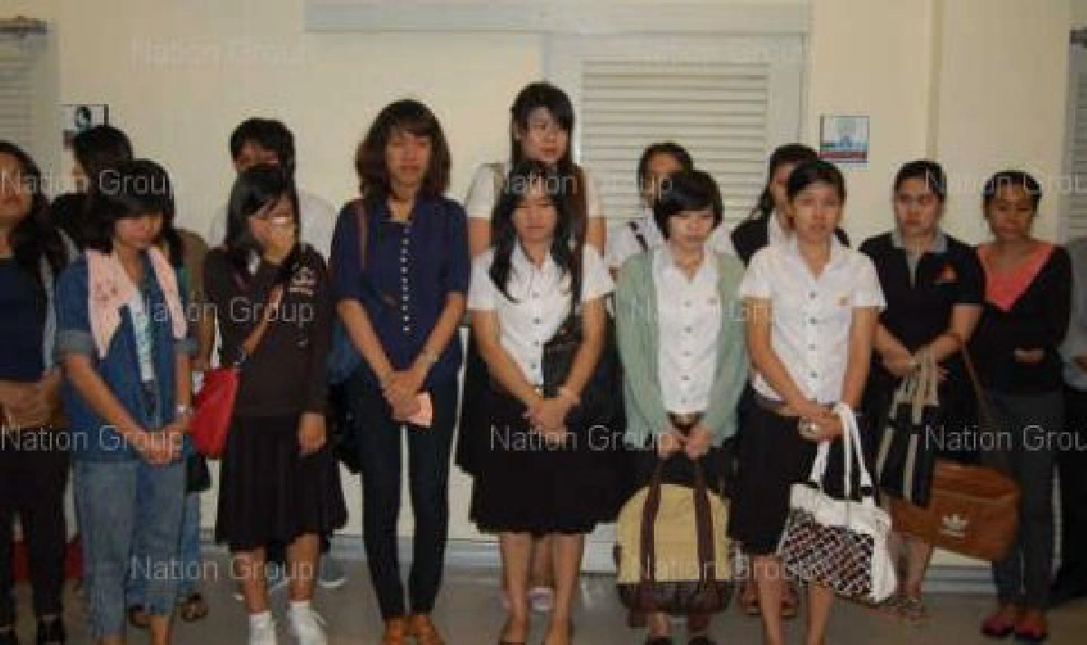 รับศพนักศึกษามธ.เหยื่อรถตู้โศกเศร้า รับศพนักศึกษามธ.เหยื่อรถตู้โศกเศร้า