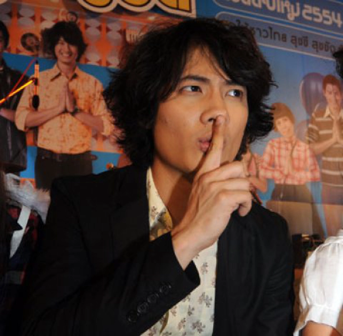 จุ๊ๆ...เวียร์อย่าว่านะ...อืม...คือ "เป้" เลิฟซีนกะ "แพน" แบบว่า...แค่เหมือนจริงอ่ะ