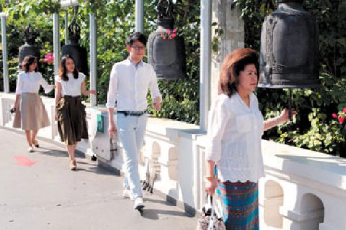 ครอบครัว"เลาหพงศ์ชนะ"สุขใจที่ได้ทำบุญ