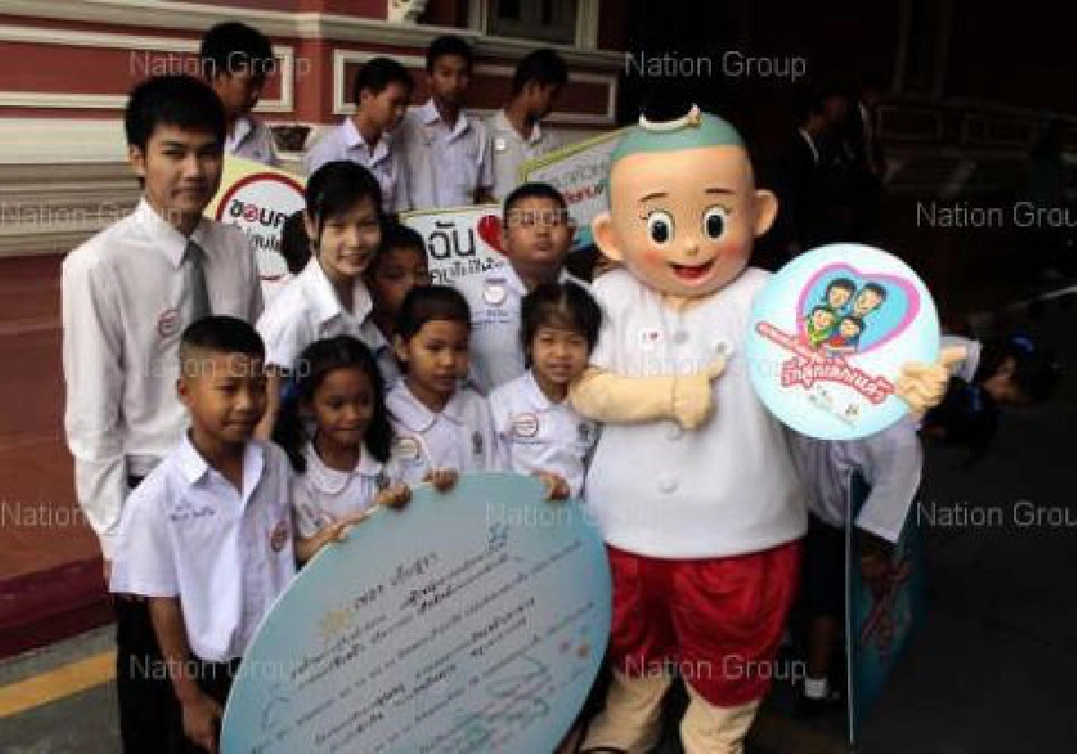 เด็กขอของขวัญปีใหม่ผู้ใหญ่เลิกสุรา เด็กขอของขวัญปีใหม่ผู้ใหญ่เลิกสุรา