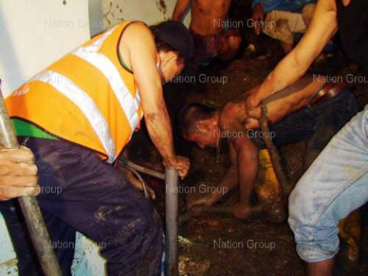 ดินเขาน้อยถล่มทับชาวบ้านเสียชีวิต1 ดินเขาน้อยถล่มทับชาวบ้านเสียชีวิต1
