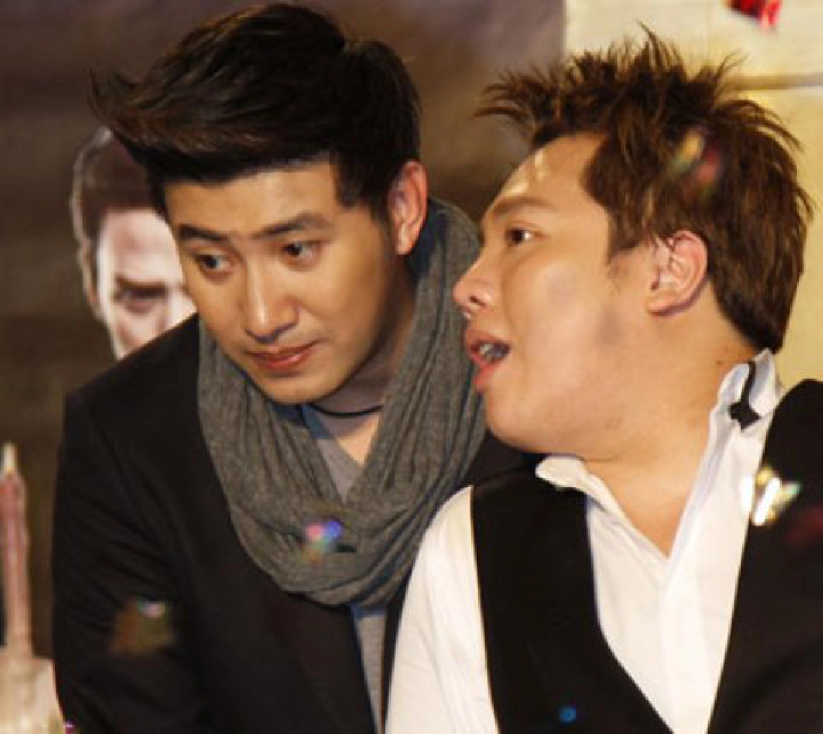 มดดำ : หนุ่มๆ เราจะแฉใครอีกดีฟะ