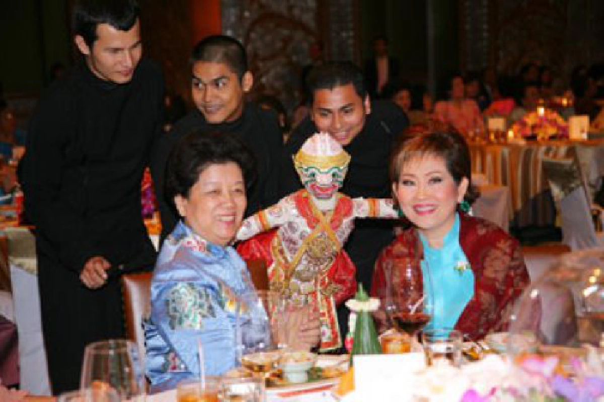 สตรีไทย-จีน ผนึกกำลังพัฒนาโลก
สตรีไทย-จีน ผนึกกำลังพัฒนาโลก