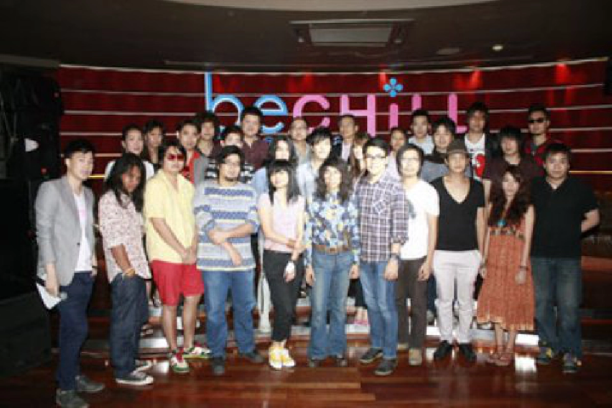 ซิงกูล่า ชวนลาลมหนาว
กับ บี ชิล วินเทอร์ ไลฟ์ 2011
ซิงกูล่า ชวนลาลมหนาว
กับ บี ชิล วินเทอร์ ไลฟ์ 2011