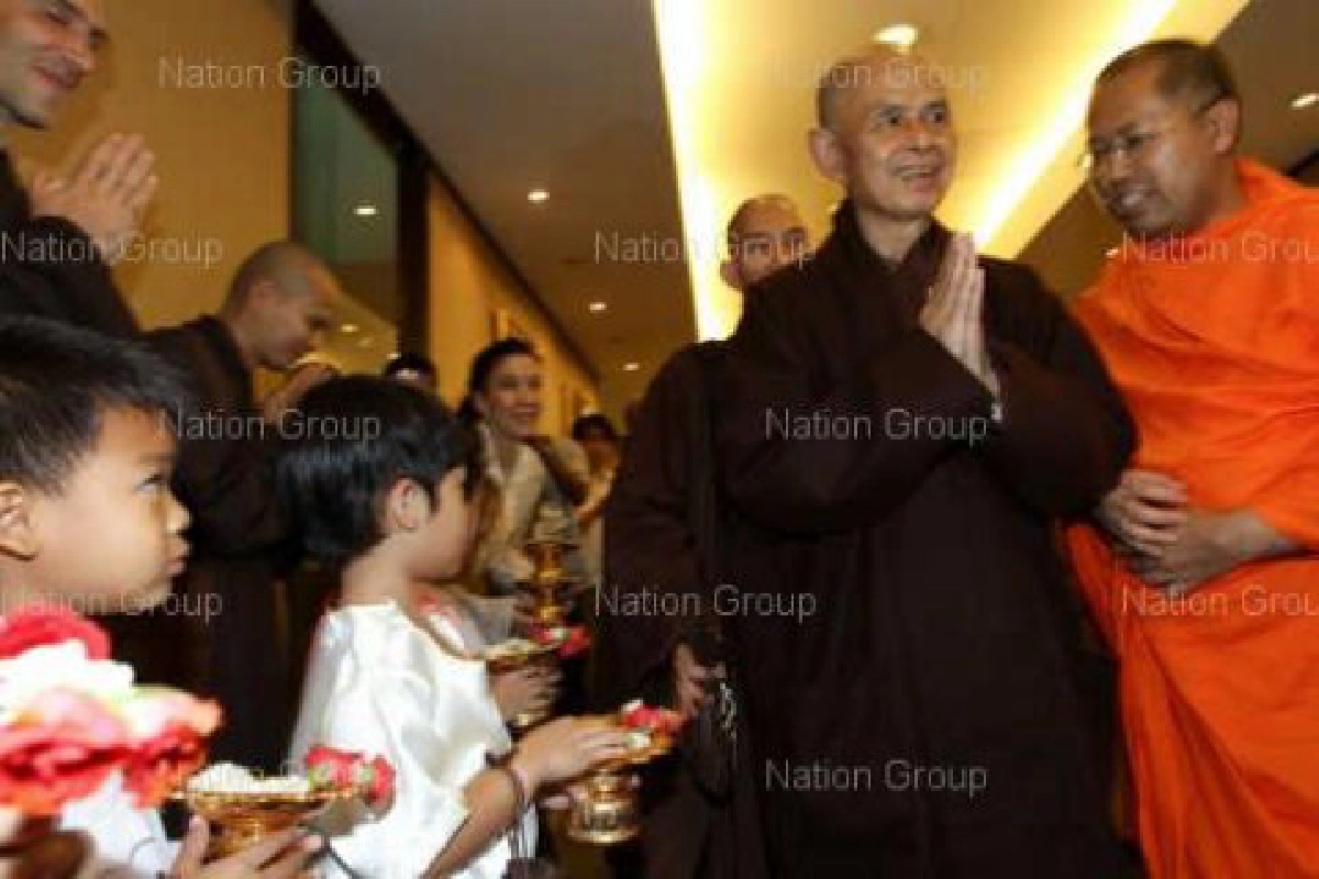 ใช้หลักธรรมวิเศษรับมือวิกฤติศก. ใช้หลักธรรมวิเศษรับมือวิกฤติศก.