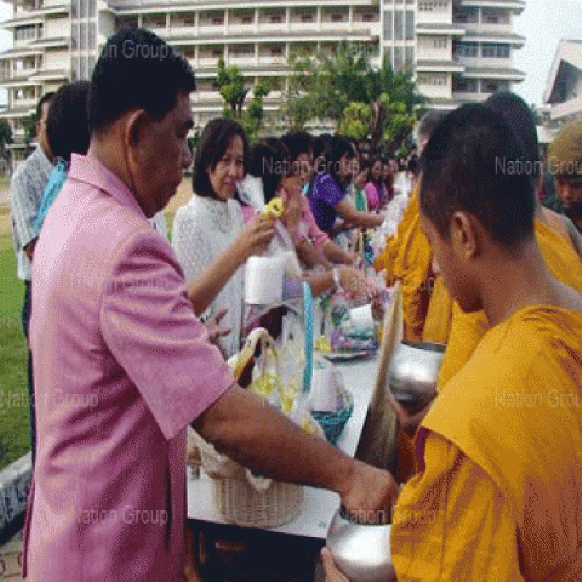 วันครูถวายพระราชสมัญญา"ในหลวง"