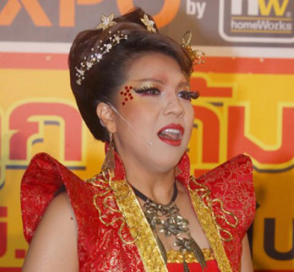 เม้าท์นอกจอ (อังคารที่ 18 มกราคม 2554)
เม้าท์นอกจอ (อังคารที่ 18 มกราคม 2554)