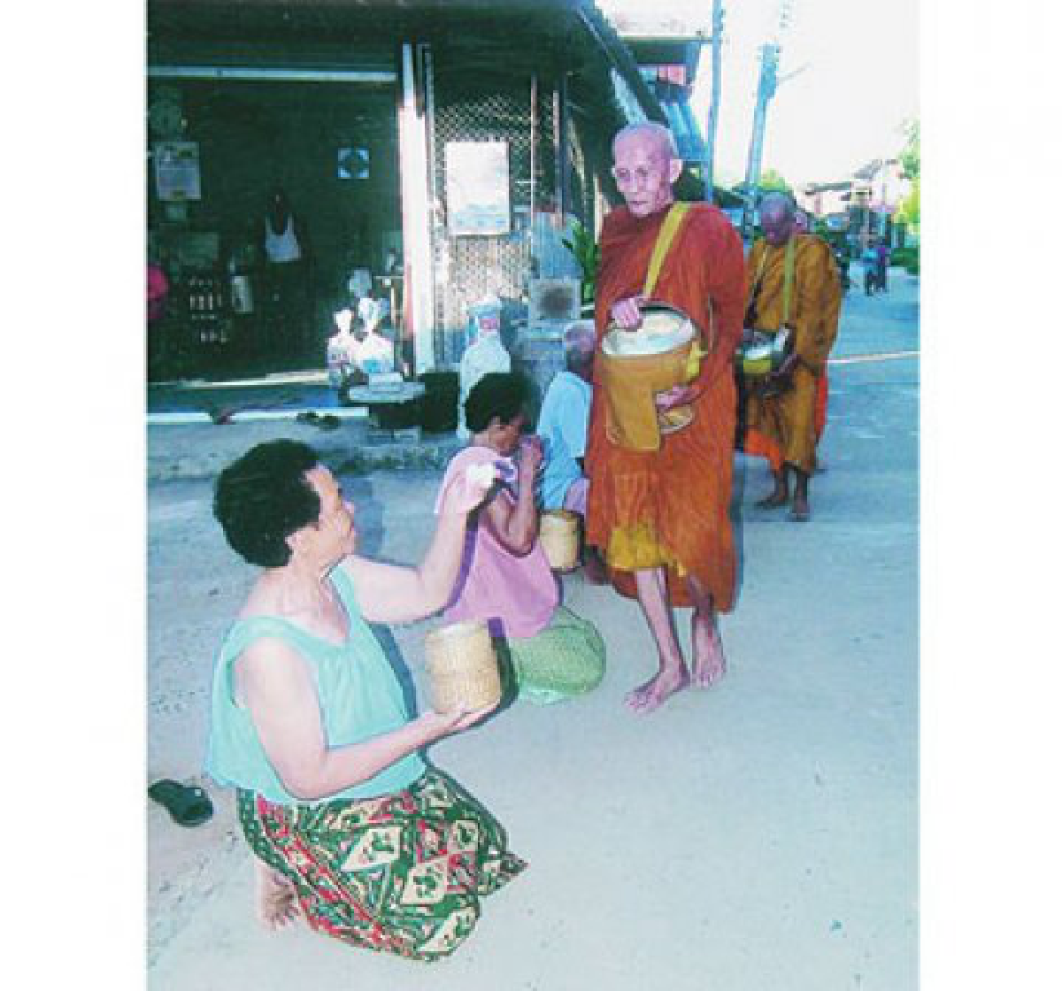 หลวงปู่เพ็ง จันทรังสี
พระนักพัฒนาเผยแผ่แห่ง "เมืองศรีสะเกษ"
หลวงปู่เพ็ง จันทรังสี
พระนักพัฒนาเผยแผ่แห่ง "เมืองศรีสะเกษ"