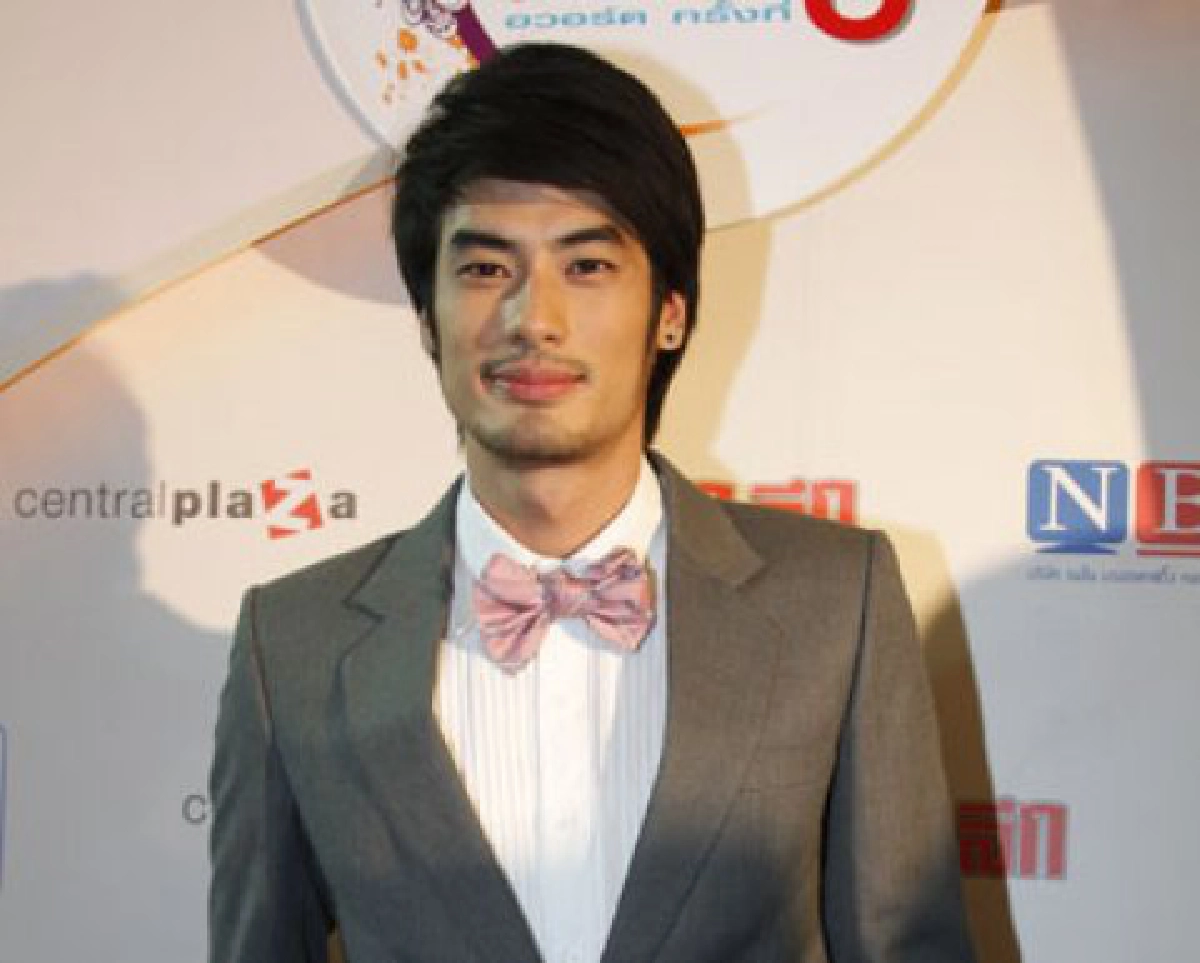 เม้าท์นอกจอ (พุธที่ 19 มกราคม 2554) เม้าท์นอกจอ (พุธที่ 19 มกราคม 2554)