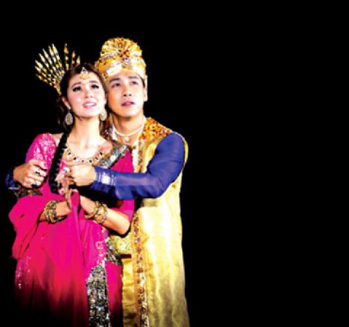 เปิดม่านละครเวที"กว่าจะรักกันได้ฯ"สุดอลังการ เปิดม่านละครเวที"กว่าจะรักกันได้ฯ"สุดอลังการ