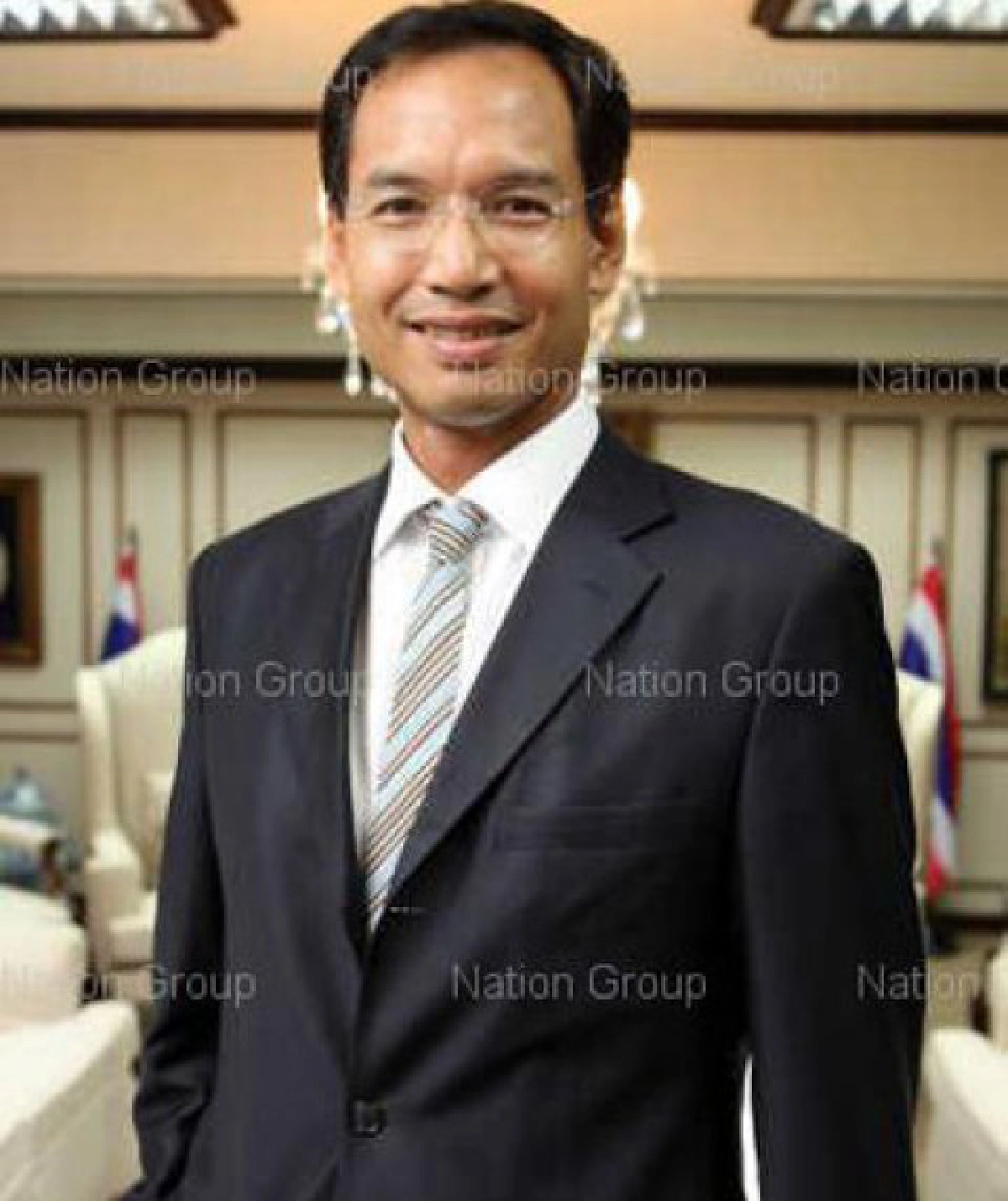เลขาฯกรณ์เต้นถูกปลอมนามบัตรไปเบ่ง
เลขาฯกรณ์เต้นถูกปลอมนามบัตรไปเบ่ง