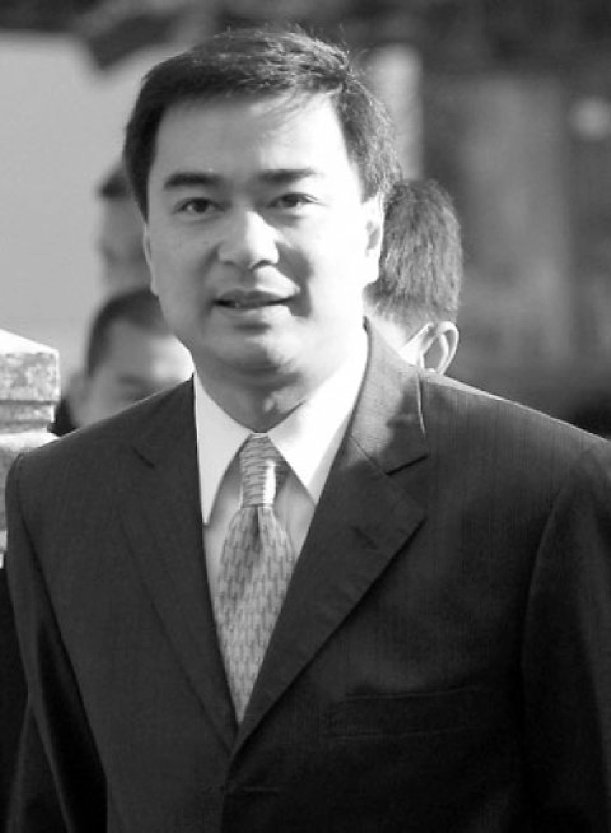 ประชาวิวัฒน์ลดแรงต้านการเมือง