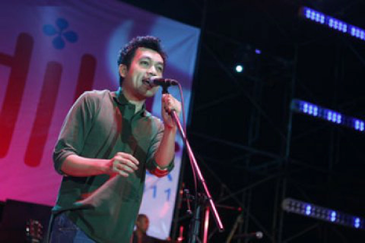 บี ชิลล์ วินเทอร์ ไลฟ์ 2011
คอนเสิร์ตระเบิดอารมณ์กลางขุนเขา