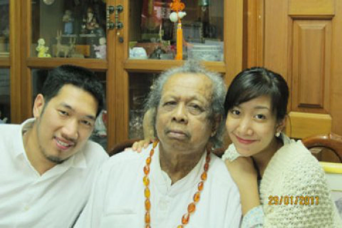 มองผ่านเลนส์คม - ลูกสาวท่านอังคาร 