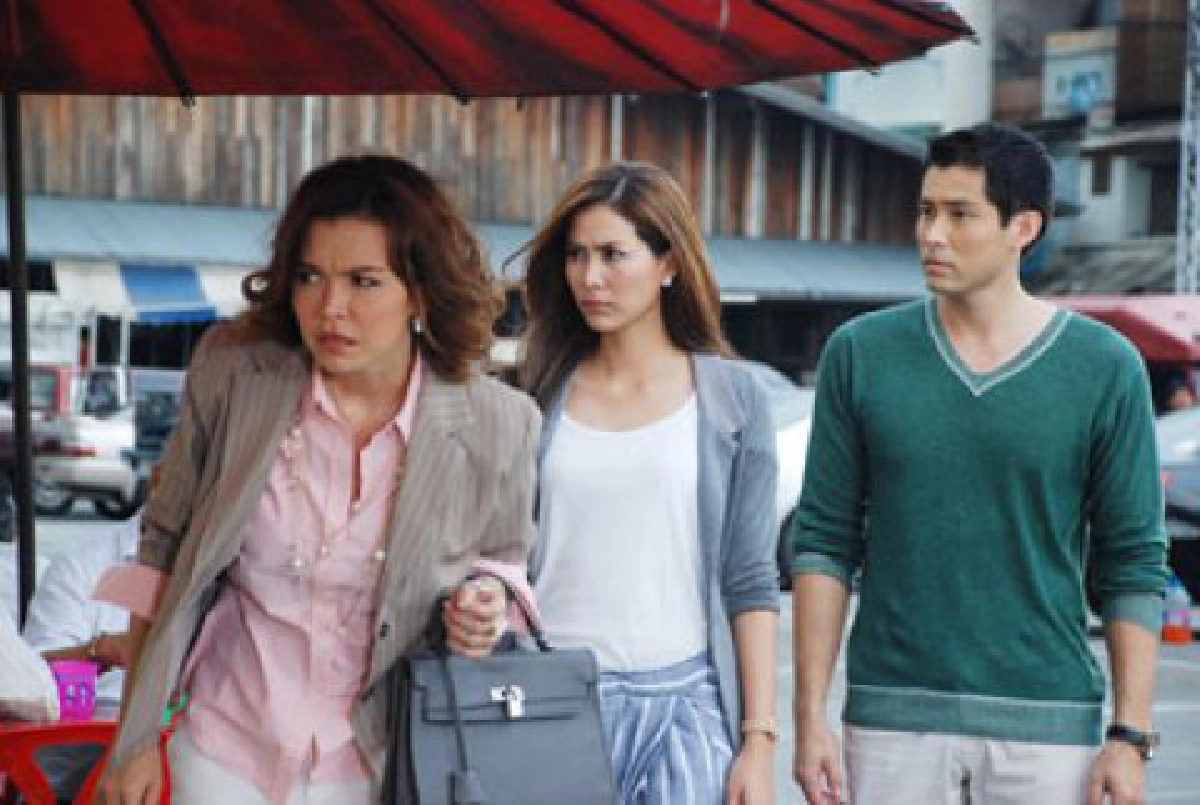 'เชอร์รี่' เปรี้ยว สวย ดุ
โชว์คิวบู๊กระโดดเตะผู้ชาย
'เชอร์รี่' เปรี้ยว สวย ดุ
โชว์คิวบู๊กระโดดเตะผู้ชาย
