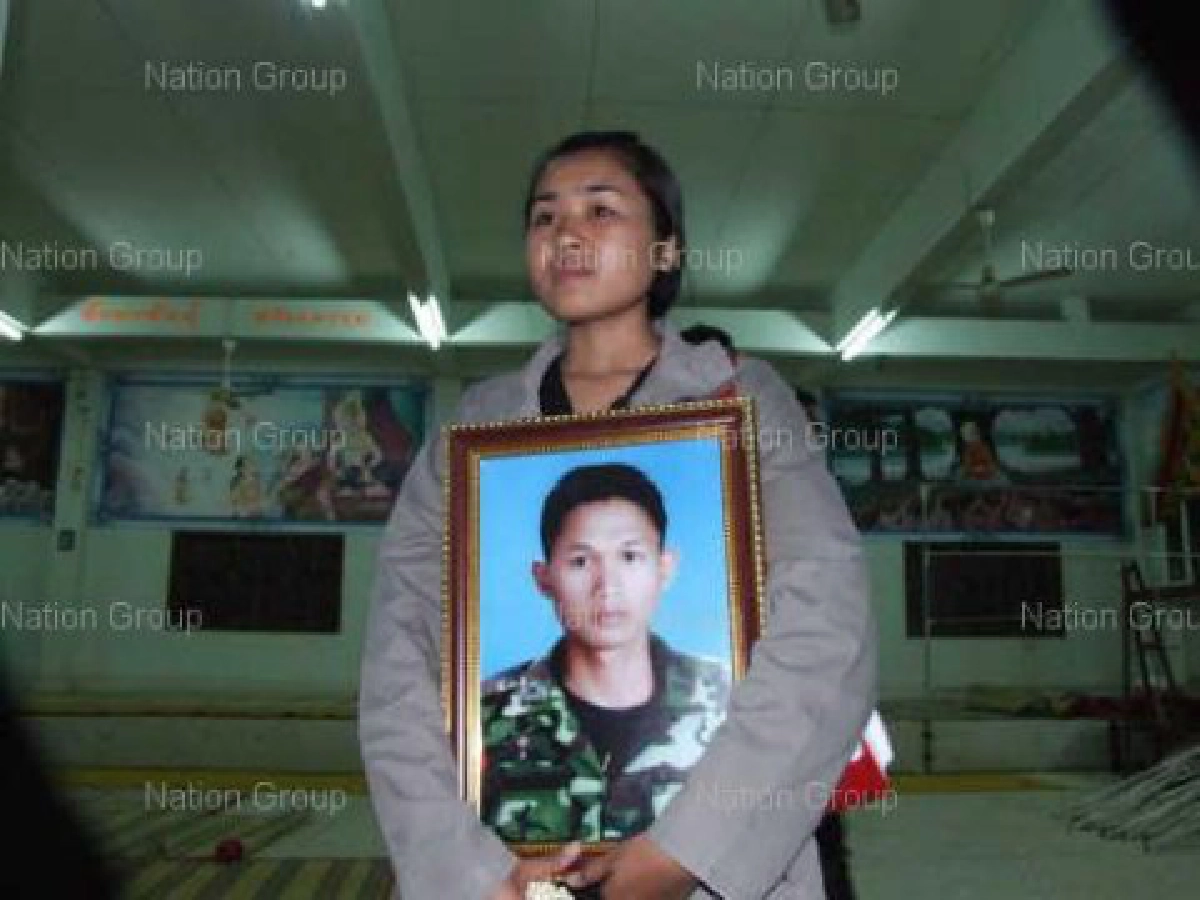 พระราชทานพวงมาลาศพทหารพลีชีพ