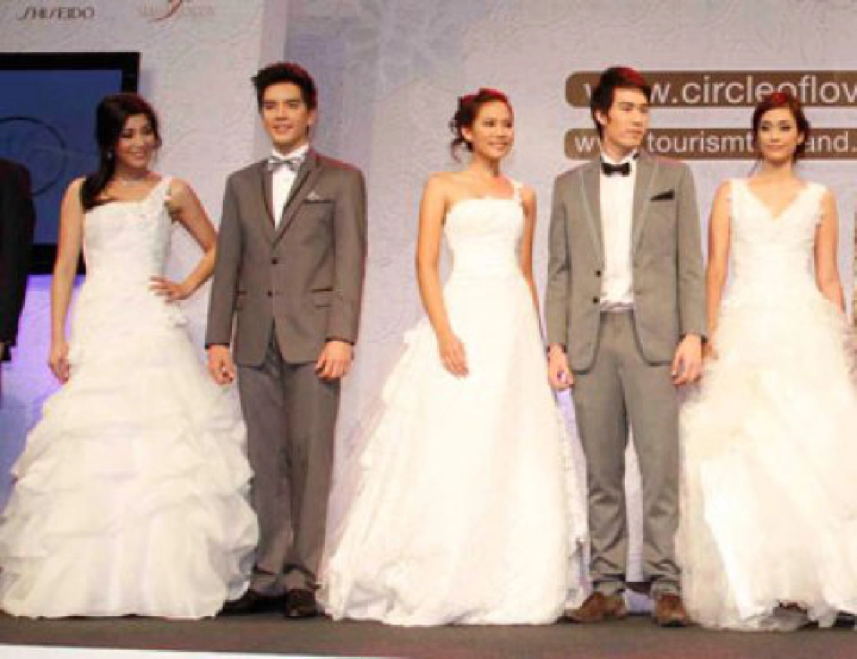 เสิร์ฟข่าวเม้าท์แตก (อังคารที่ 15 กุมภาพันธ์ 2554) เสิร์ฟข่าวเม้าท์แตก (อังคารที่ 15 กุมภาพันธ์ 2554)