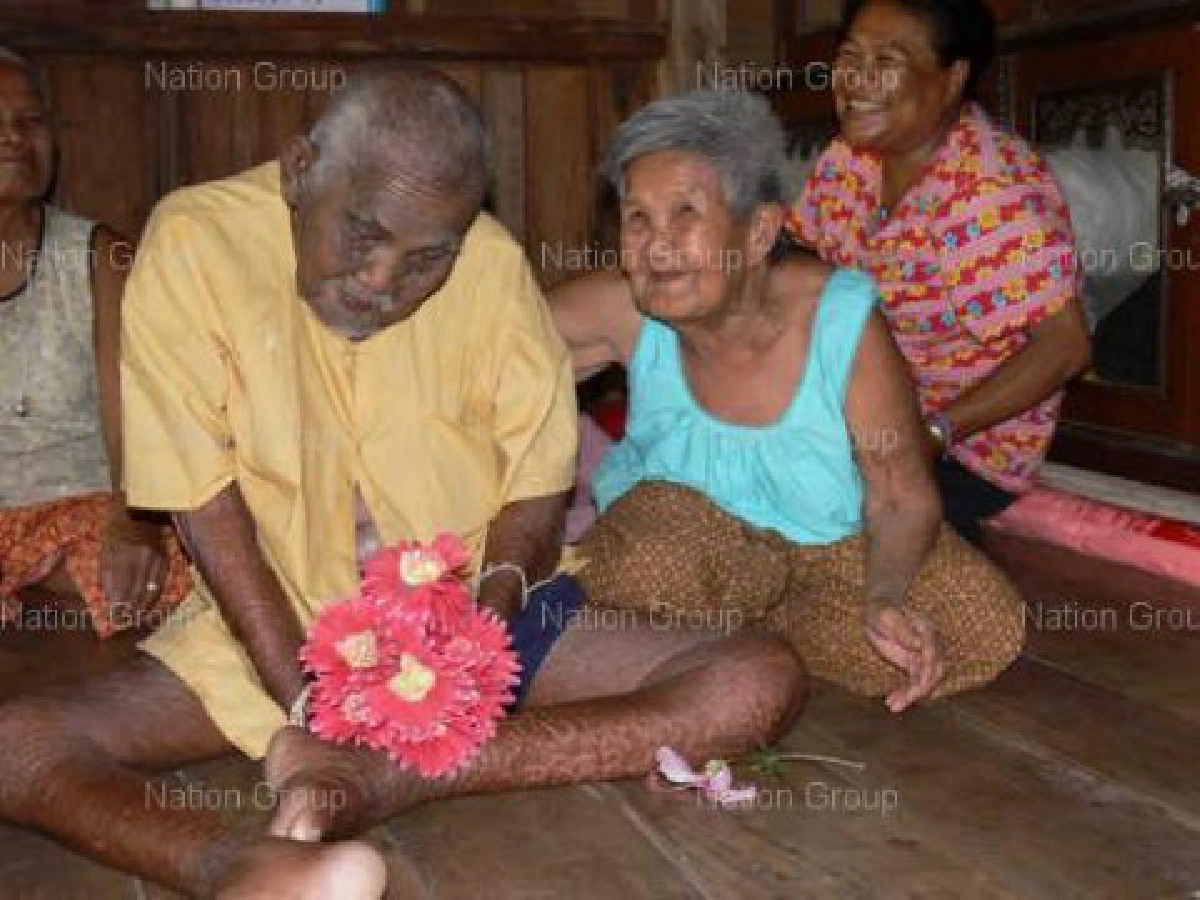 สองตายายรักกันกว่า100ปี สองตายายรักกันกว่า100ปี