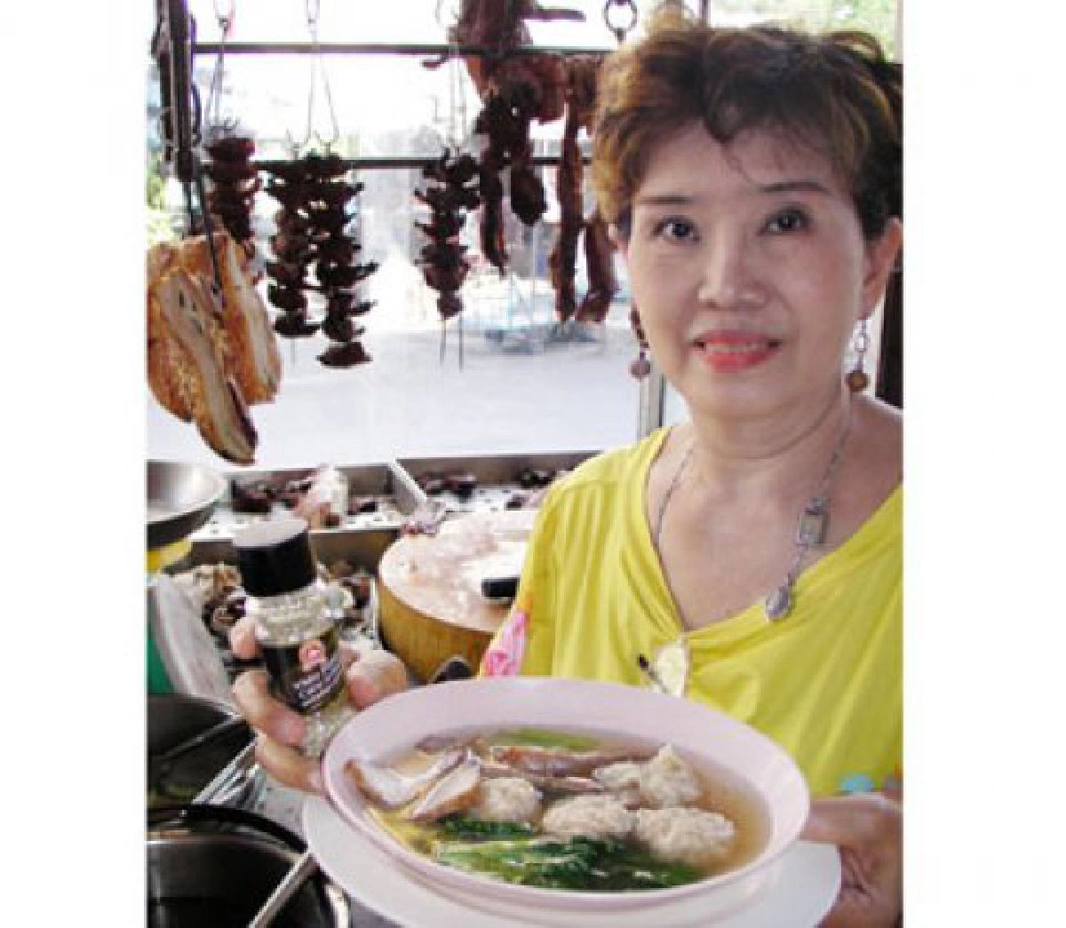 เกี๊ยวกุ้งยักษ์หมูแดง
เกี๊ยวกุ้งยักษ์หมูแดง