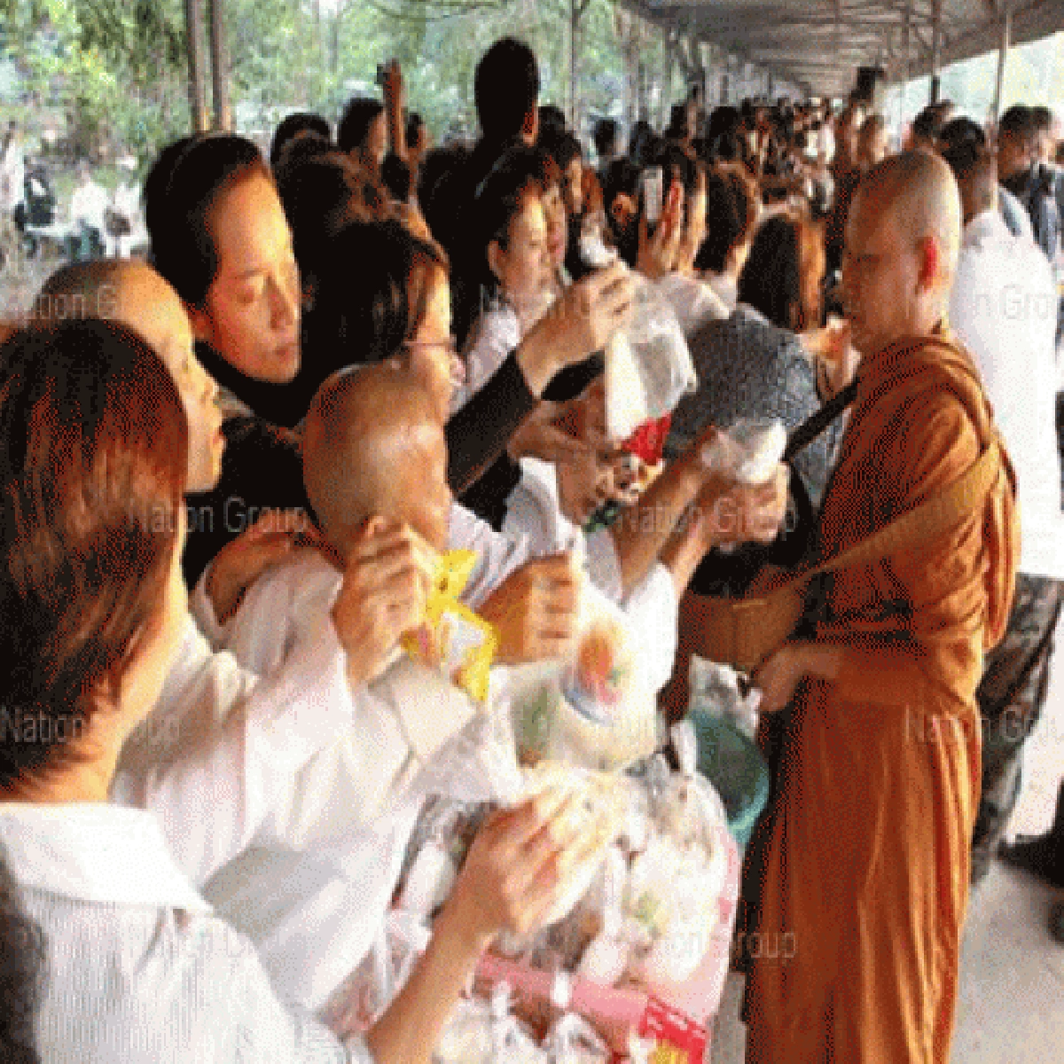 ผู้ว่าฯกทม.นำปชช.ทำบุญวันมาฆบูชา ผู้ว่าฯกทม.นำปชช.ทำบุญวันมาฆบูชา