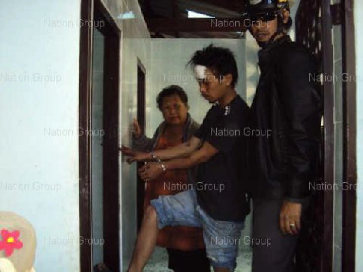 รอยเลือด-อาเจียนมัด"ขี้เมา"ข่มขืนเด็ก รอยเลือด-อาเจียนมัด"ขี้เมา"ข่มขืนเด็ก