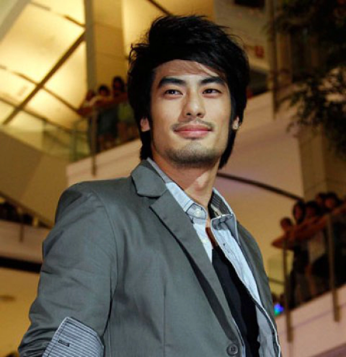 เม้าท์นอกจอ (พุธที่ 23 กุมภาพันธ์ 2554)
เม้าท์นอกจอ (พุธที่ 23 กุมภาพันธ์ 2554)