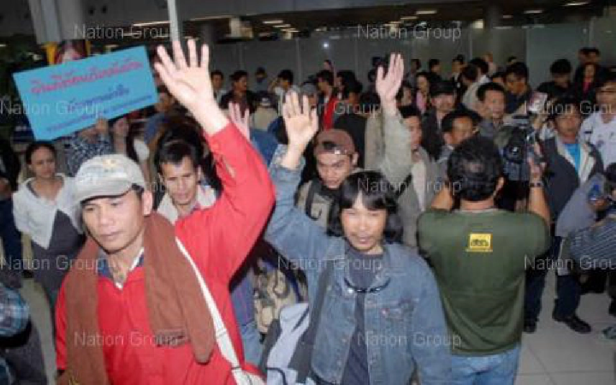 33คนงานไทยในลิเบียชุดแรกถึงบ้านเกิด 33คนงานไทยในลิเบียชุดแรกถึงบ้านเกิด