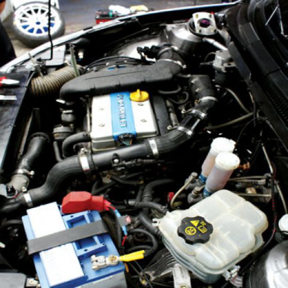 สัมผัส อีวาน มุลเลอร์การไล่ล่าแชมป์ WTCC 2011 สัมผัส อีวาน มุลเลอร์การไล่ล่าแชมป์ WTCC 2011