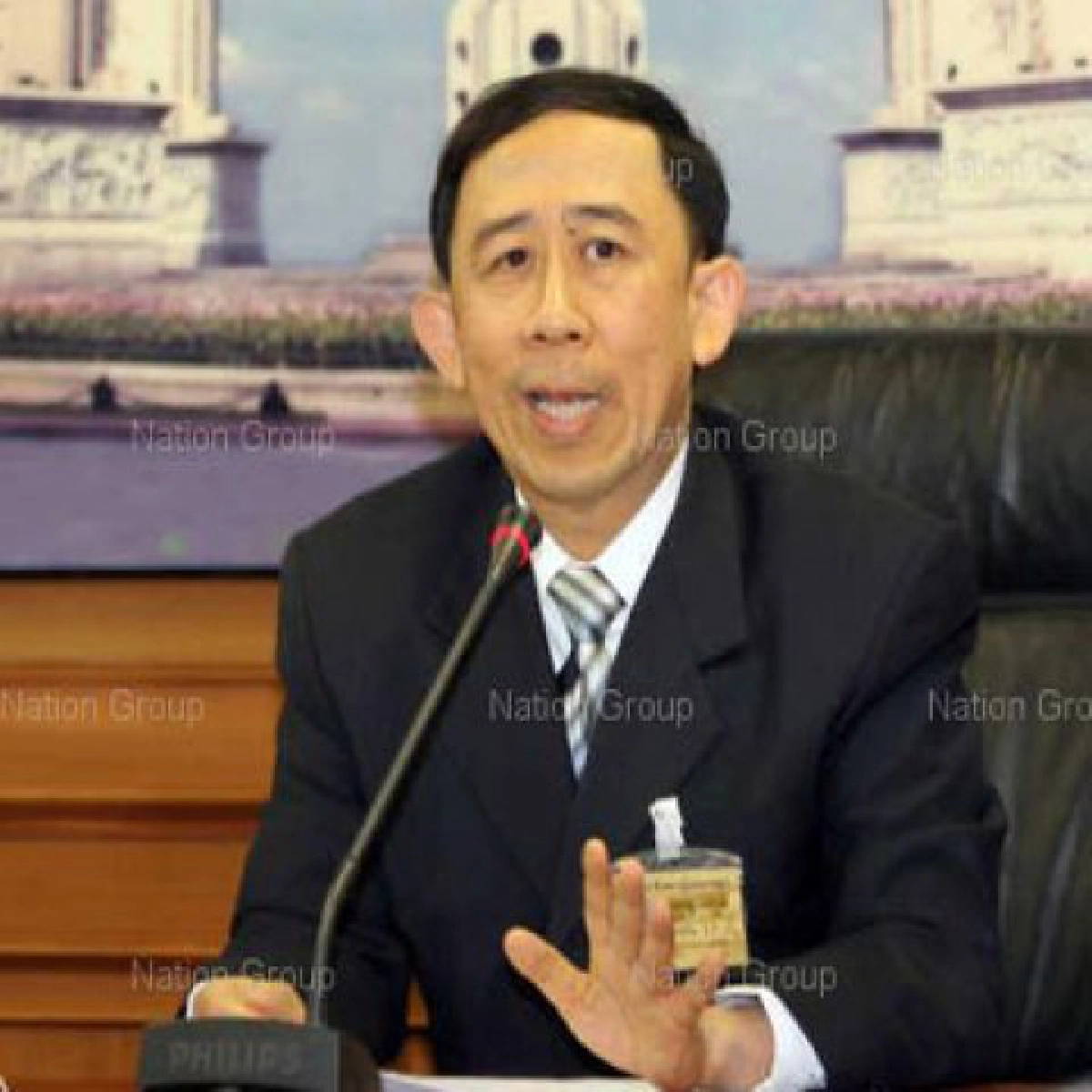 มิ่งขวัญนำทีมยื่นถอดถอนนายกฯ-9รมต.