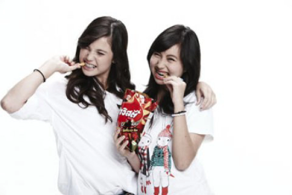ท้า 4 เซเลบริตี้ลั่นชัตเตอร์ถ่ายภาพ
ท้า 4 เซเลบริตี้ลั่นชัตเตอร์ถ่ายภาพ