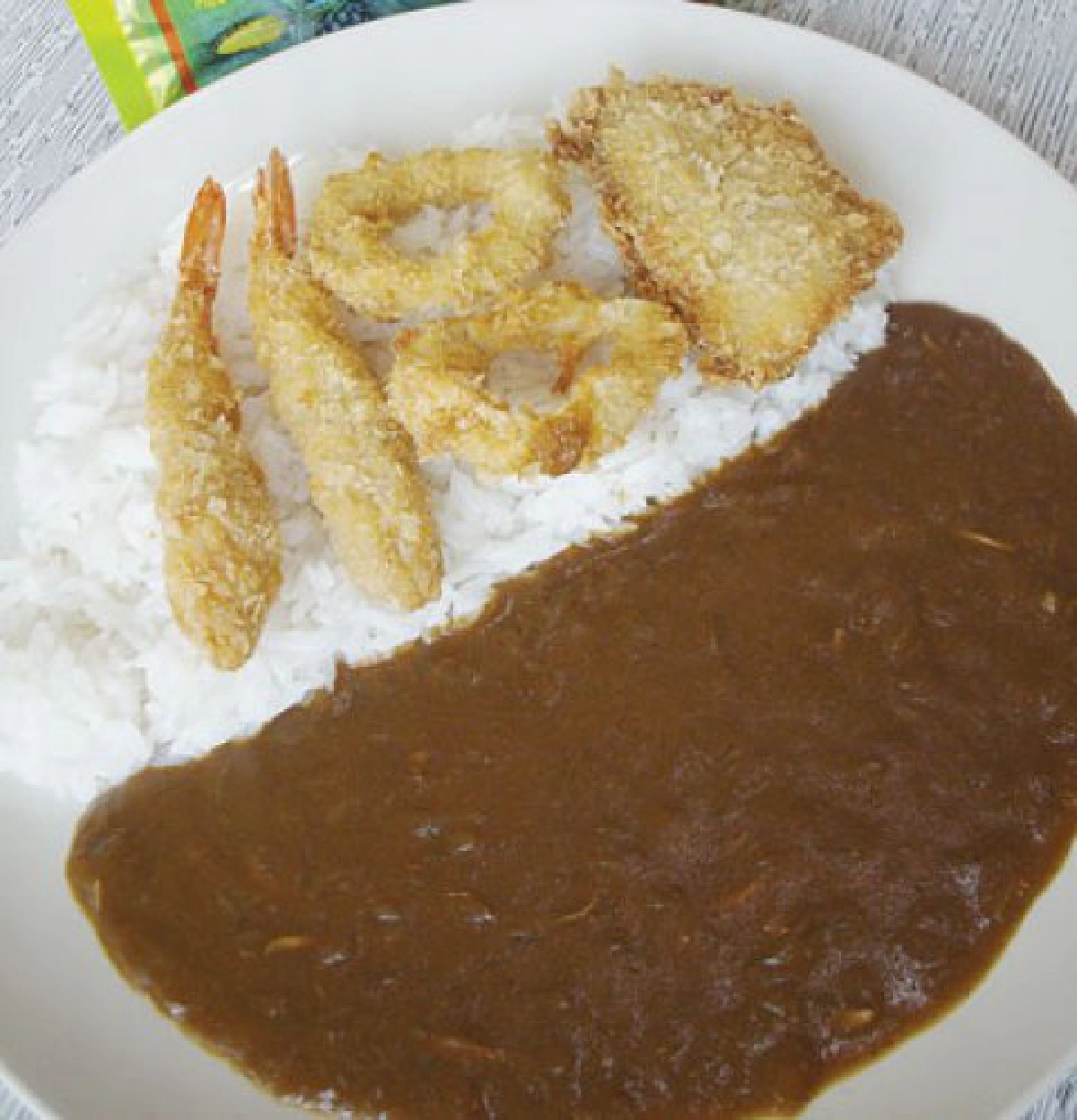 ข้าวราดแกงกะหรี่ซีฟู้ด
ข้าวราดแกงกะหรี่ซีฟู้ด