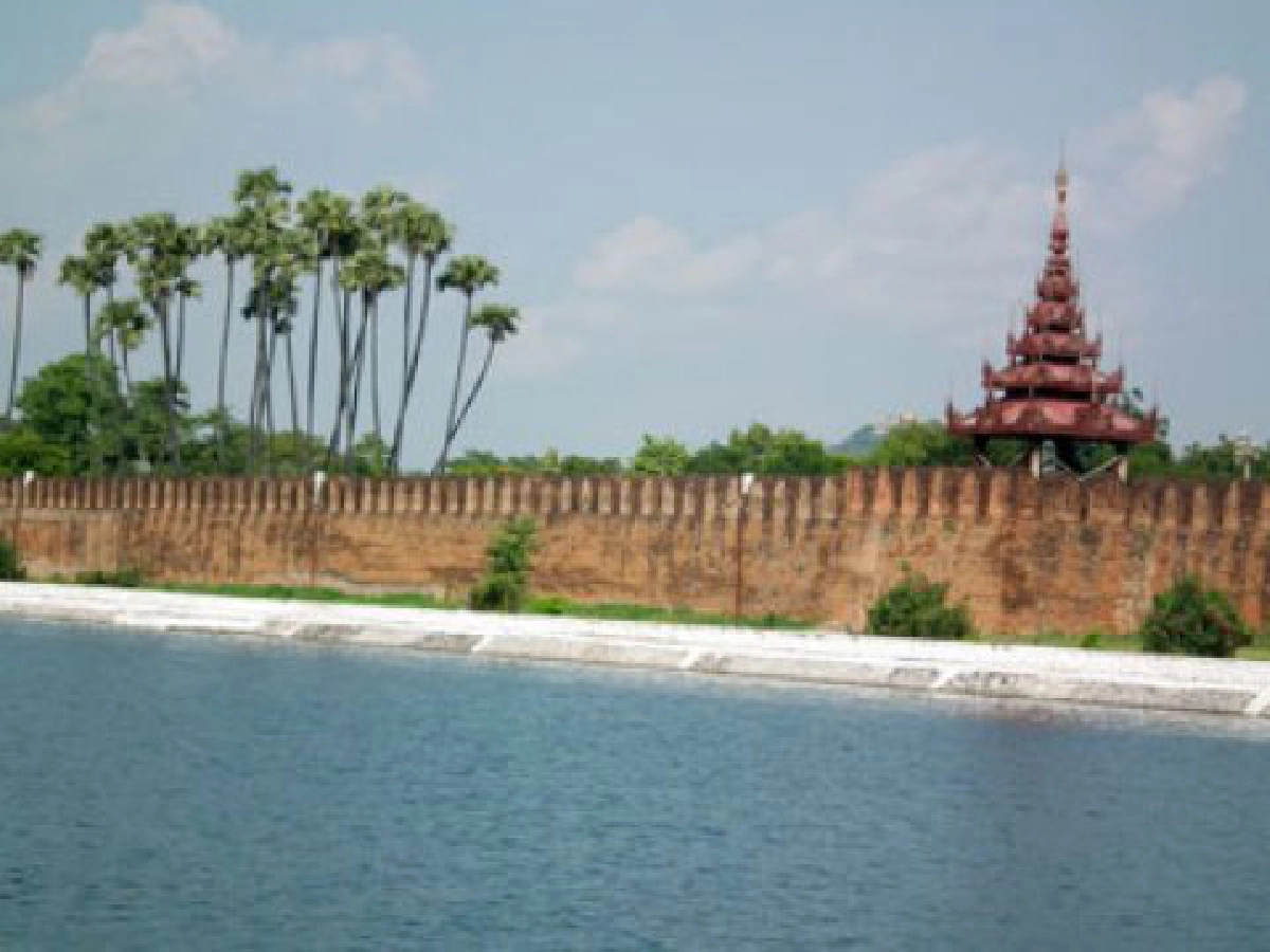 ศิลป์แห่งแผ่นดิน - ชมพระราชวังมัณฑะเลย์

